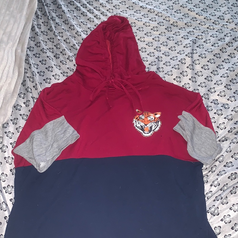 Cute red/blue shirt with tiger logo!!